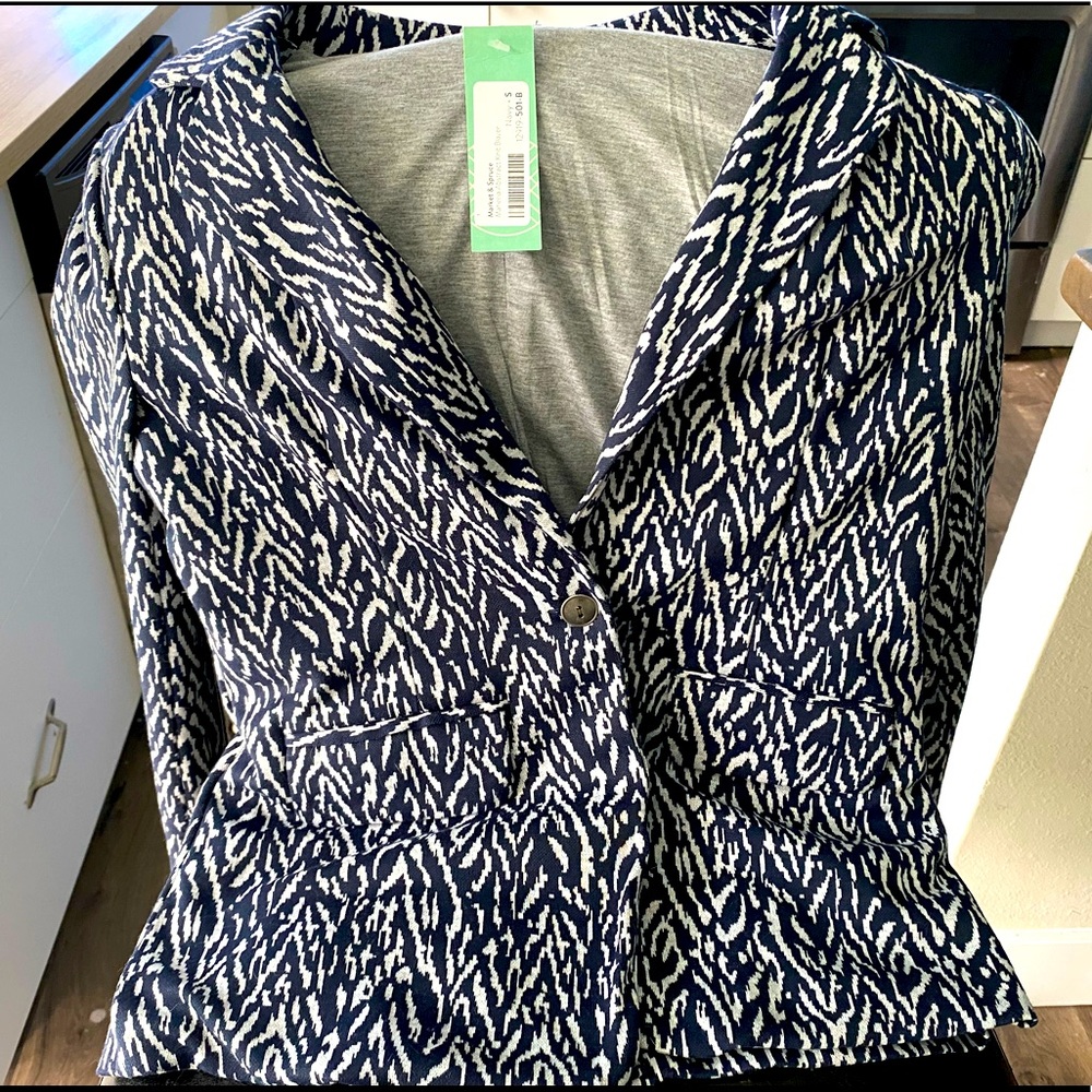Abstract knit blazer in navy blue and white! Size S. New with tags, never worn!